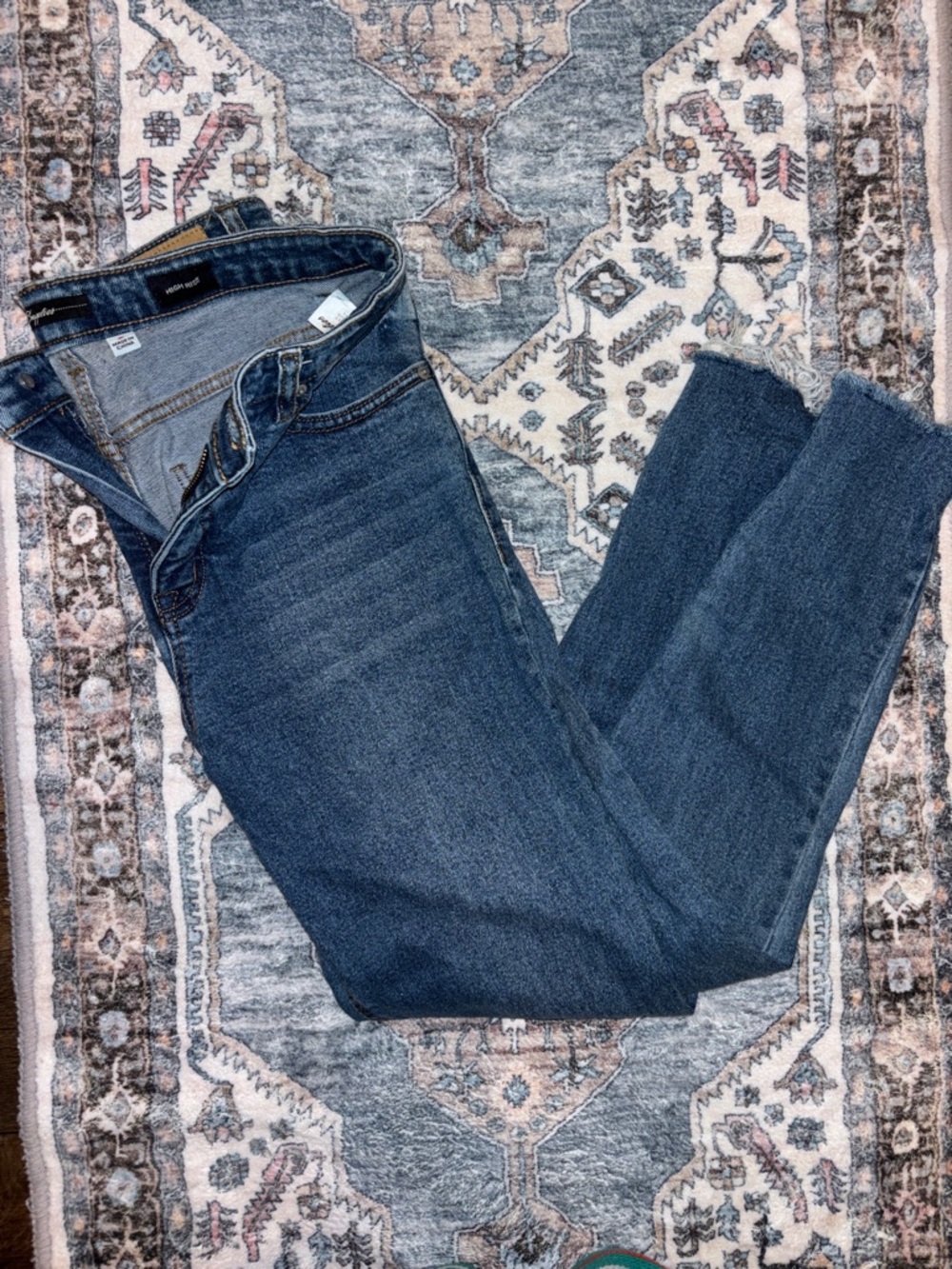 Supplies Jean